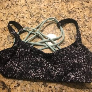Lululemon free to be bra